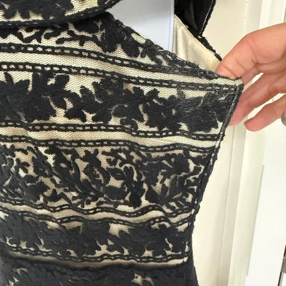 Jovani Black and Cream Lace Maxi Dress - Evening Gown - Size 10 - Picture 6 of 16